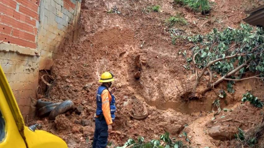 Cerca 900 familias resultaron afectadas por talud en Trujillo