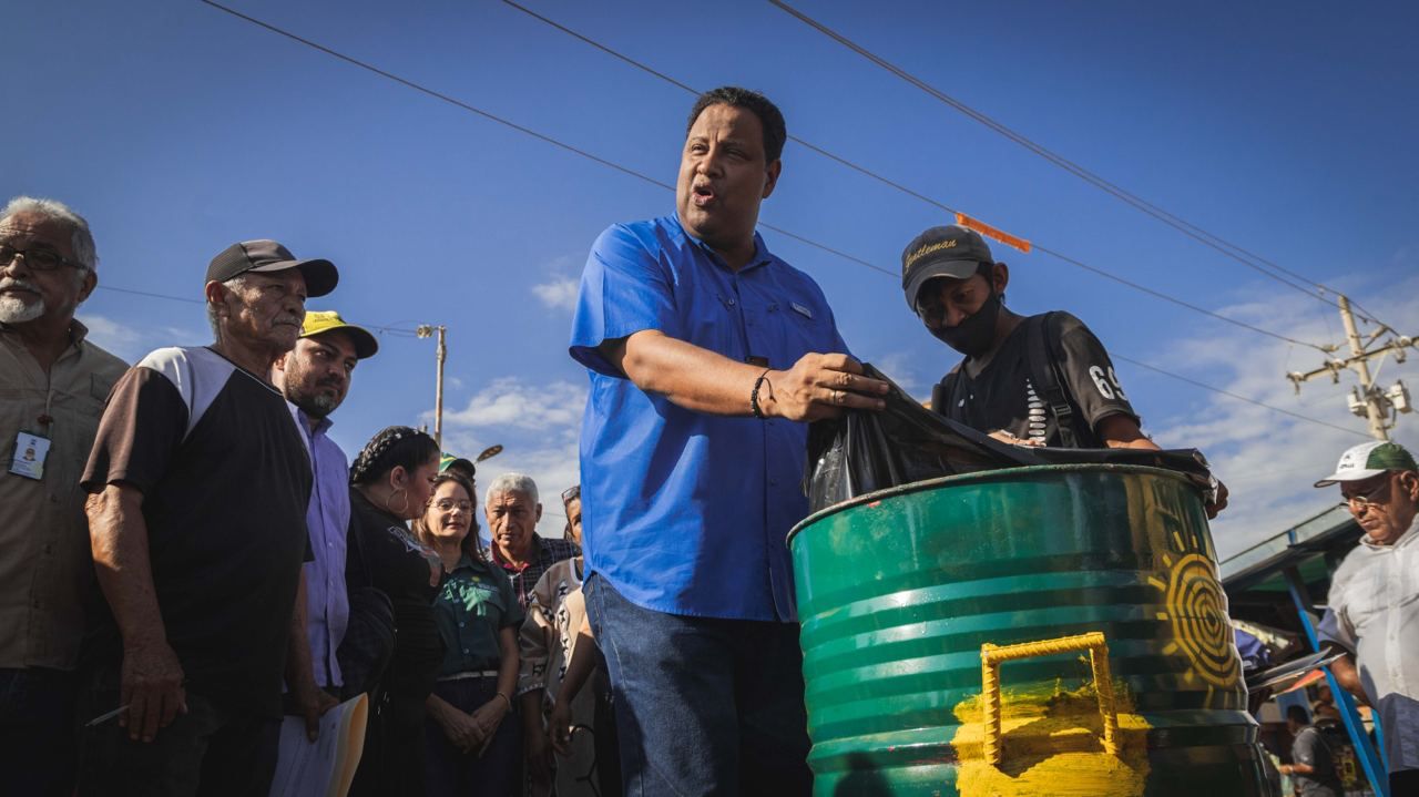 Alcaldía de Maracaibo establece sistema de recolección de basura en mercados públicos