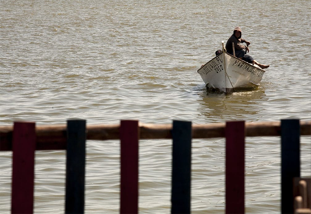 Los piratas en el lago de la muerte: Impactantes testimonios de los pescadores de Santa Rosa de Agua