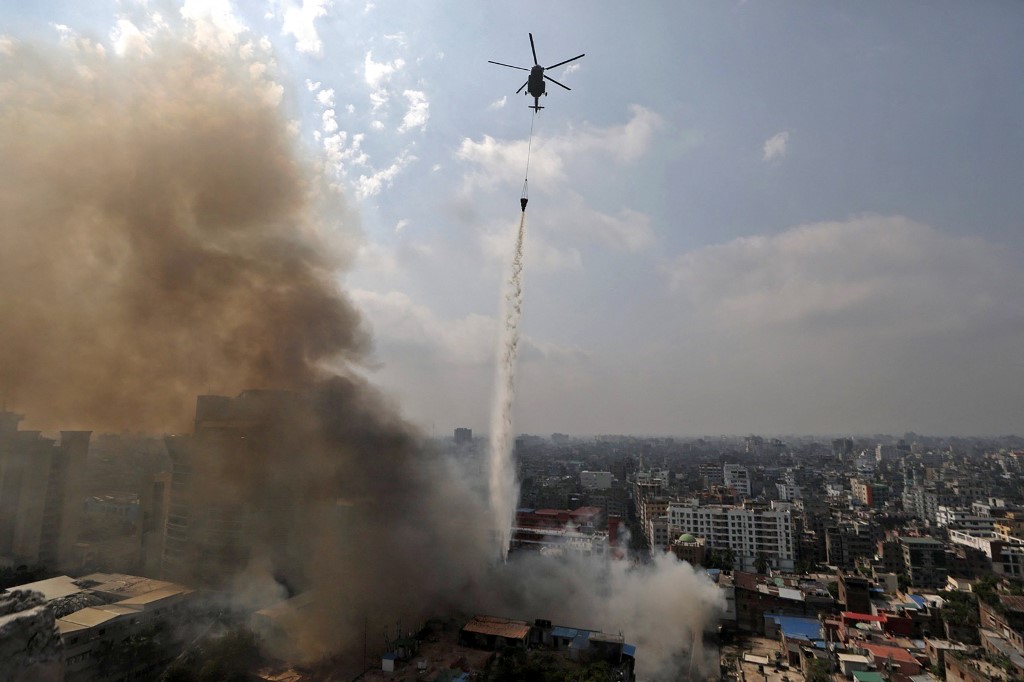 Lo que quedó del enorme incendio de Bangladesh (+Fotos)