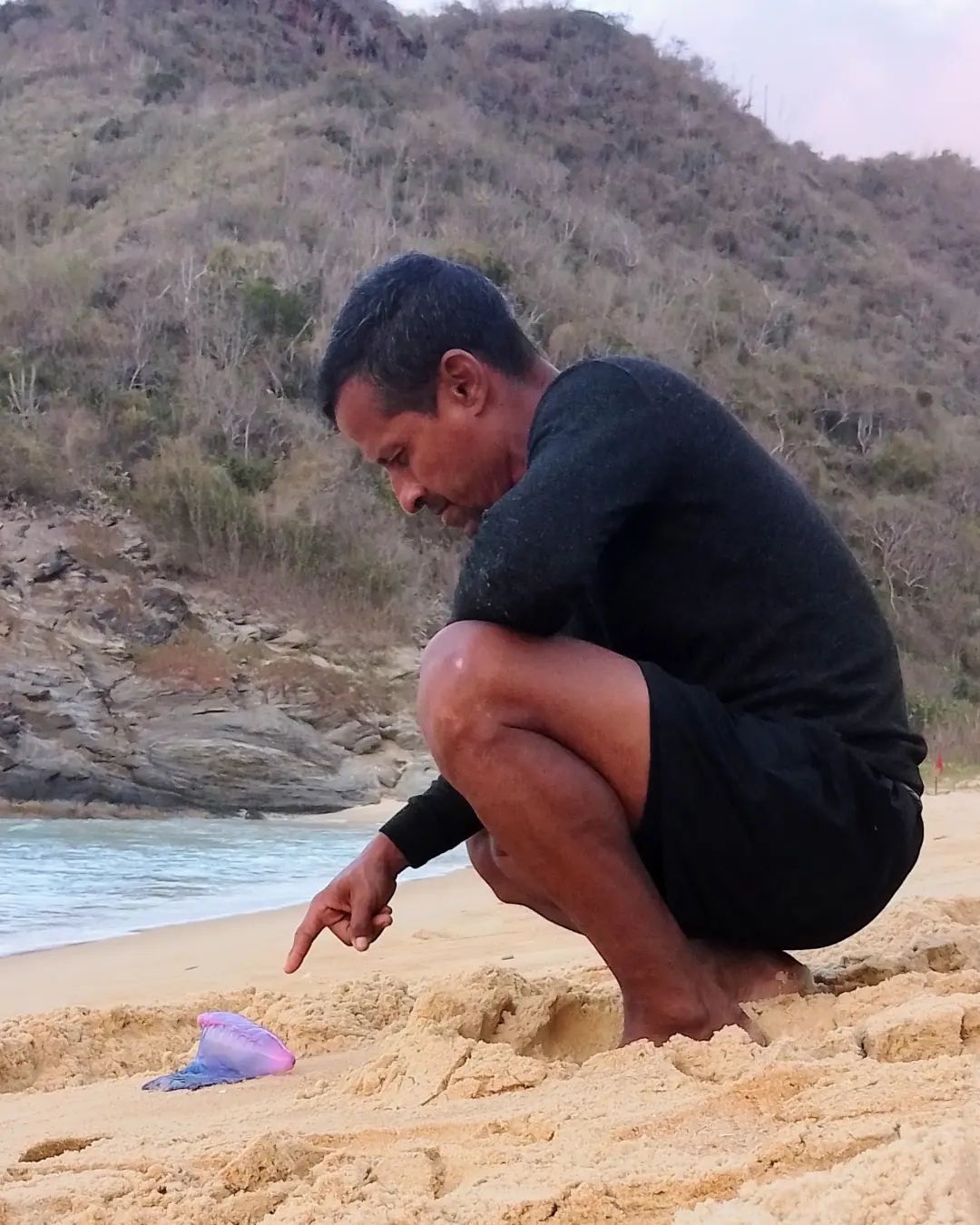 Amenazan de muerte a quienes dieron la alerta ambiental: Galeras Portuguesas invaden Playa Grande