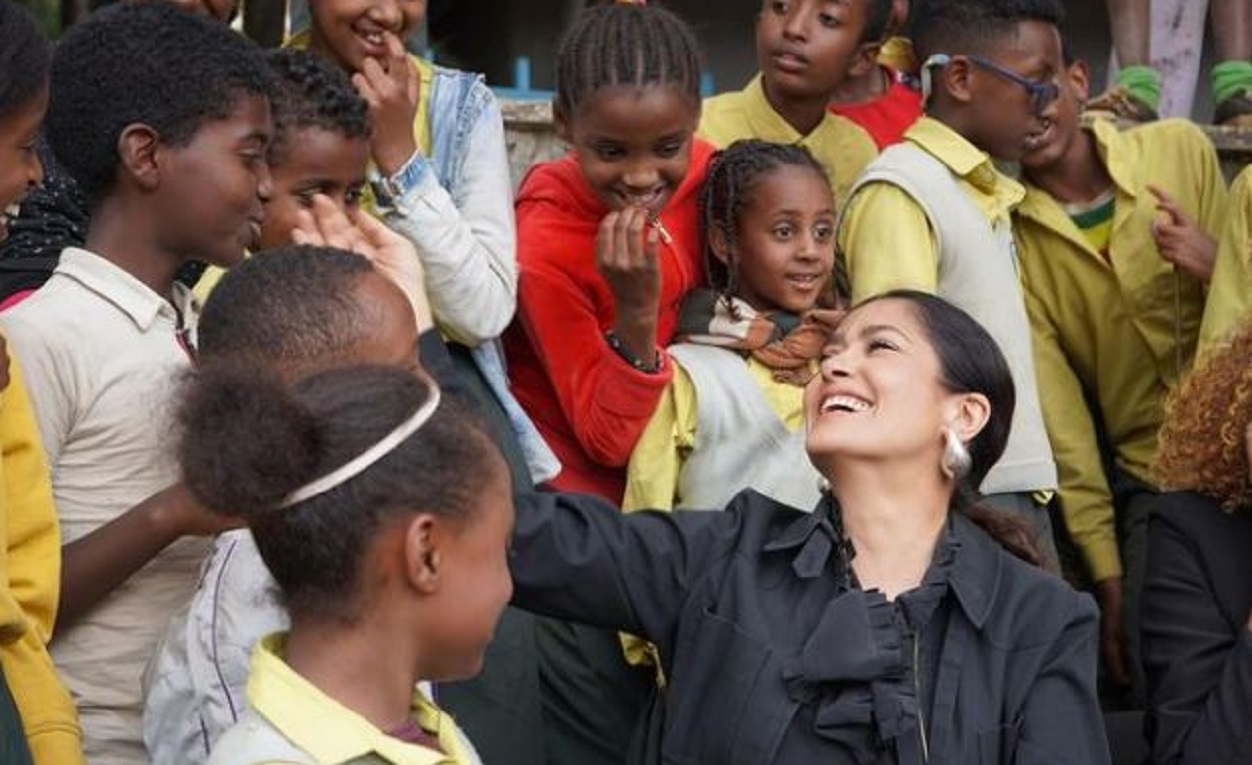 La visita de Salma Hayek a África