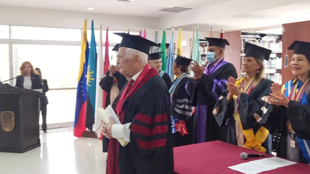 Discurso de Américo Gollo Chávez al recibir su doctorado Honoris Causa