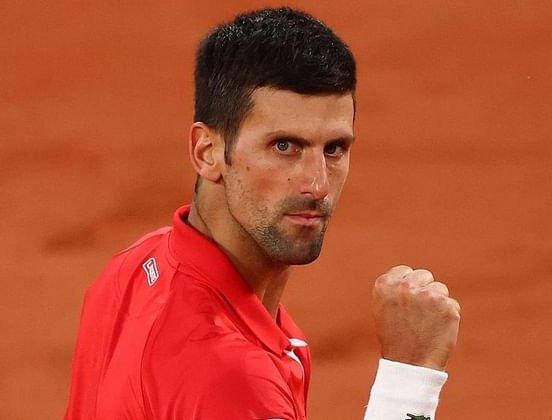 Novak Djokovic arrasó en su estreno en Roland Garros