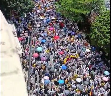 Protestan en Colombia contra las reformas del gobierno de Petro (+Video)