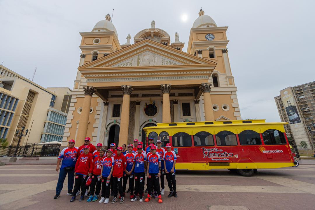 Selección Chile del Latinoamericano de Pequeñas Ligas disfrutó recorrido turístico en Maracaibo