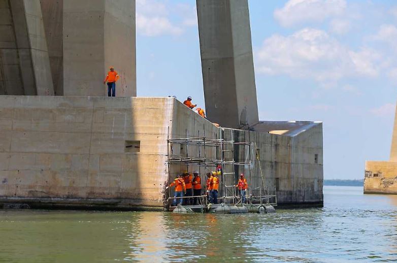 Puente sobre 