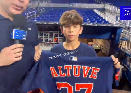 Ignacio Rivera, el niño que se viralizó cuando Altuve le regaló su camiseta