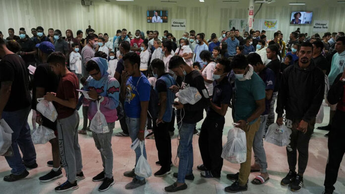 Más de cien mil migrantes han llegado a Nueva York desde 2022