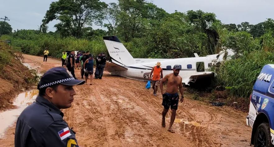 Murieron 14 personas tras caer avioneta en la Amazonia