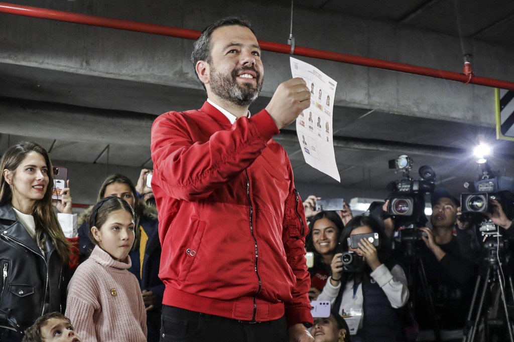 Carlos Fernando Galán es el nuevo alcalde de Bogotá: Se impuso al candidato del presidente Petro