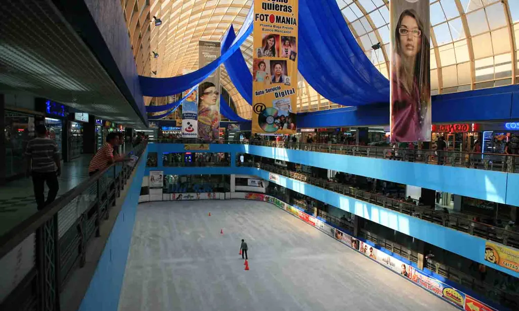 Cuenta regresiva para la apertura de la pista de hielo en Galerías Mall