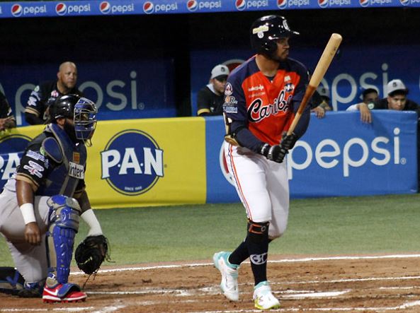 Caribes superó 8-6 a Leones en un duelo de jonrones