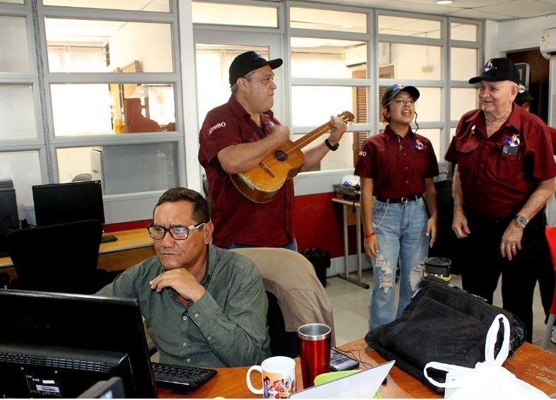 Apología armó el parrandón en Noticia al Día