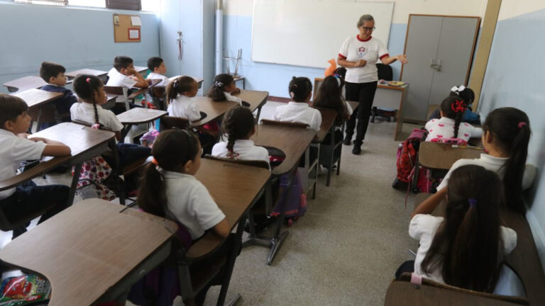 Solo 30% de los maestros estuvo presente en el inicio del año escolar, según Fordisi