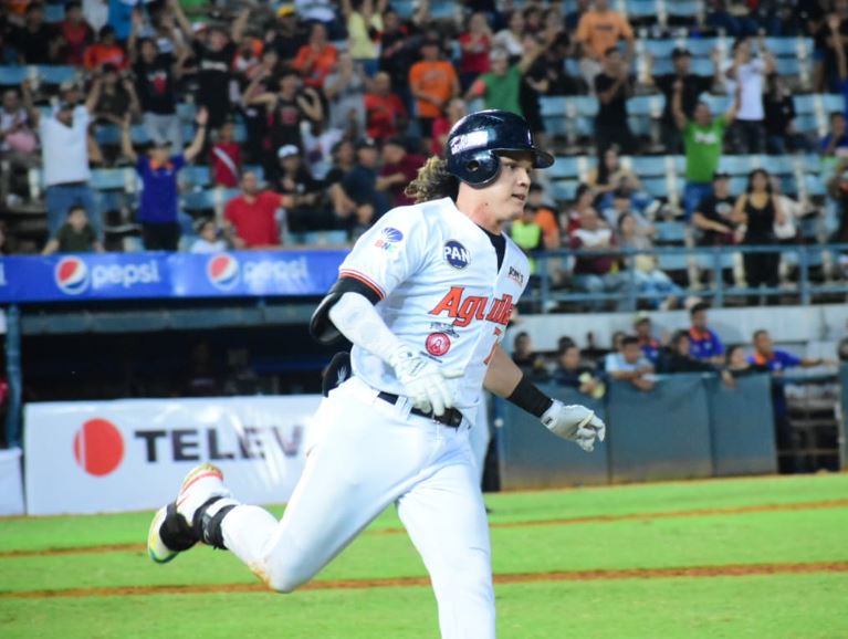 Águilas dejó en el terreno a Tigres y ganó su tercer juego consecutivo en el nido (Video)