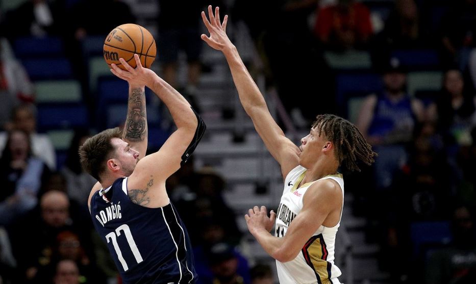 Mavericks se creció ante los Pelicans para empatar la cima de la Conferencia Oeste