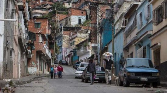 Tiroteo entre policías y hampones despertó a la comunidad de El Valle (+Video)