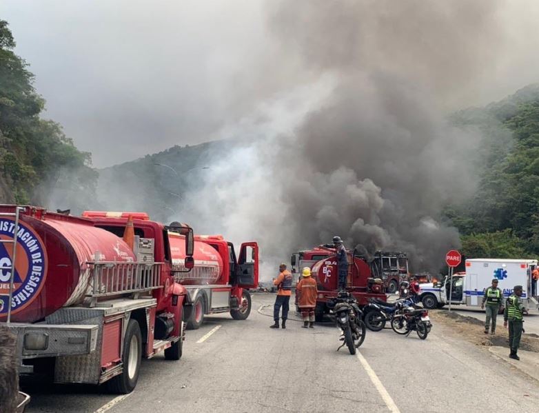 Cadáveres en accidente en la autopista Gran Mariscal de Ayacucho  requieren identificación odontológica