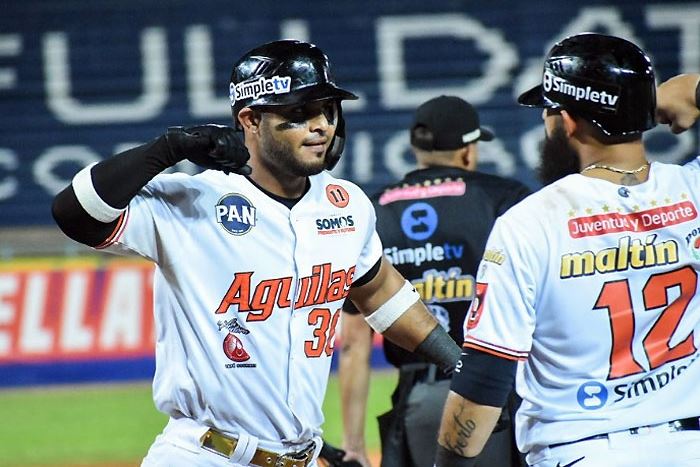 Ángel Reyes encaminó el triunfo de Águilas ante Caribes (Video)