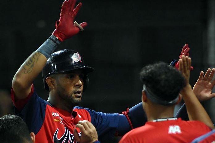 Tigres completa barrida ante Caribes con par de cuadrangulares en Puerto La Cruz