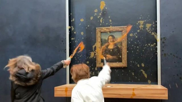 Manifestantes atacan con sopa pintura de Mona Lisa en París