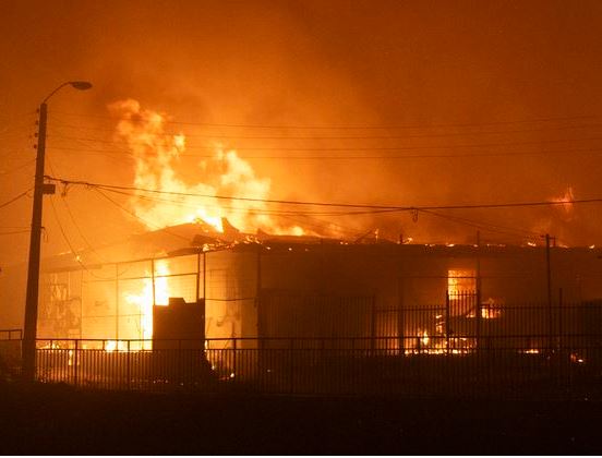 Aumentan a 51 los fallecidos a causa de los incendios en Chile: El Presidente decreta estado de excepción