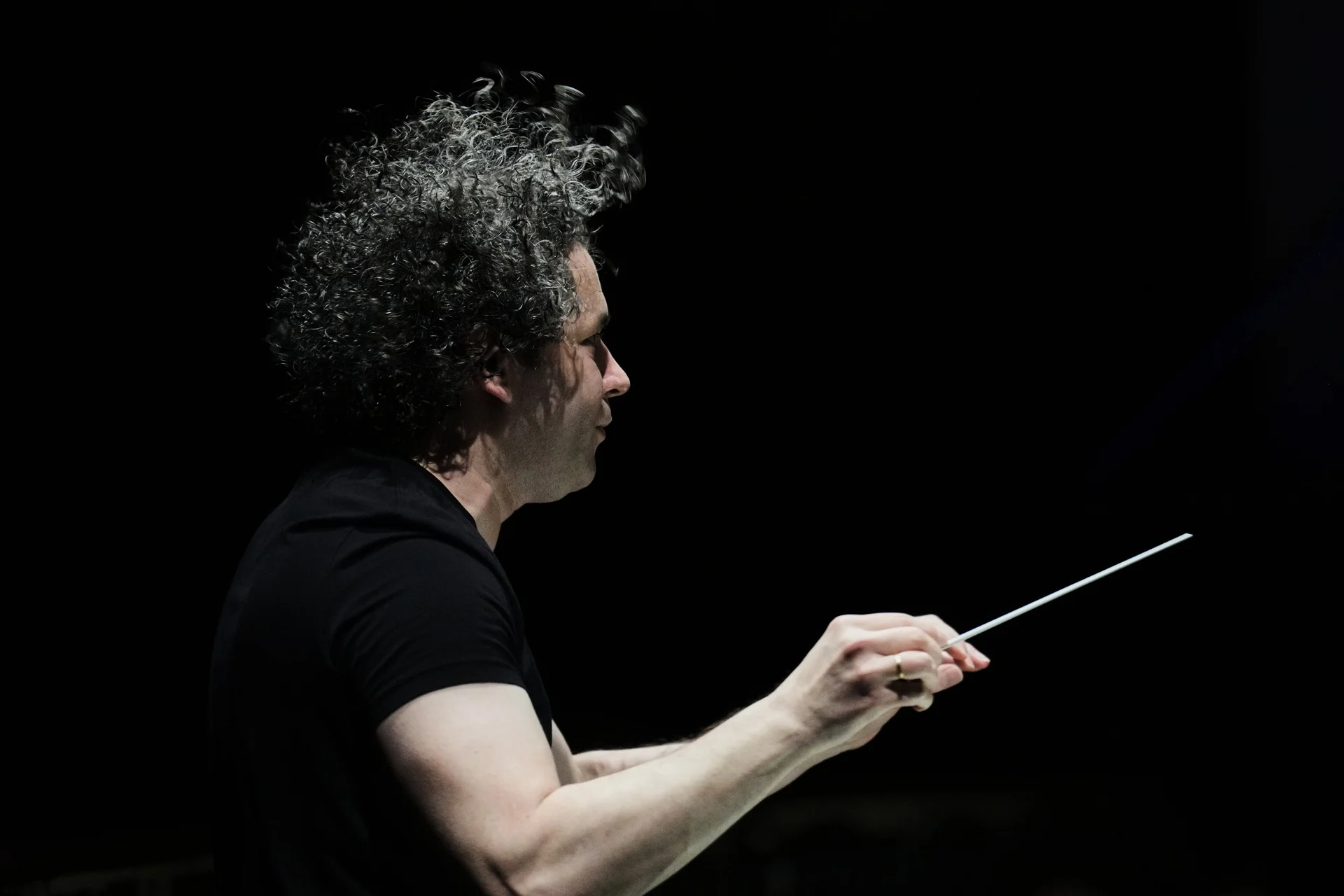 Gustavo Dudamel se alzó con el Grammy a mejor actuación de una orquesta por ‘Adès: Dante’