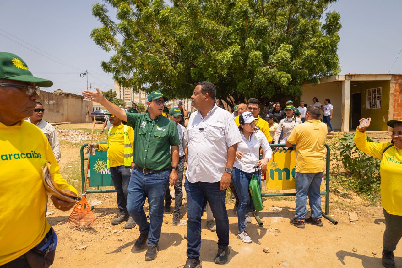 Más de 30 toneladas de desechos sólidos recolectó la Alcaldía de Maracaibo en la entrada principal de Villa Chiquinquirá