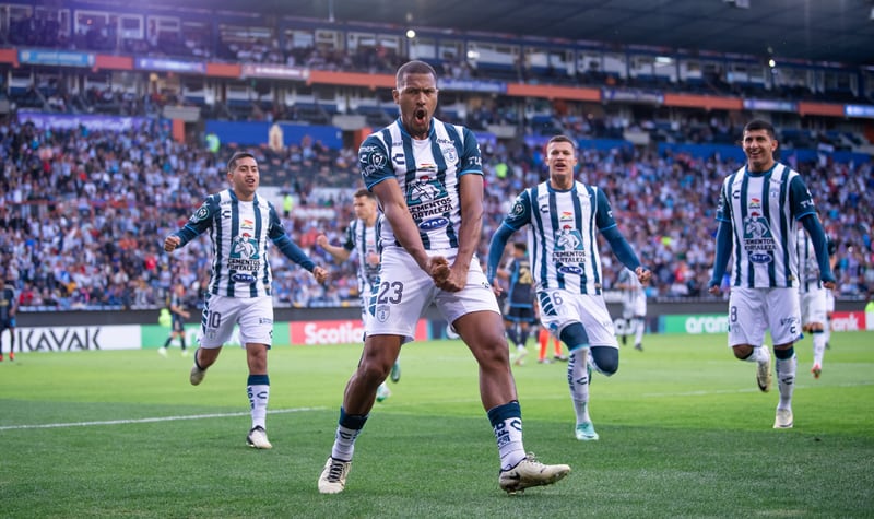 Salomón Rondón marcó hat trick para Pachuca en la Concachampions