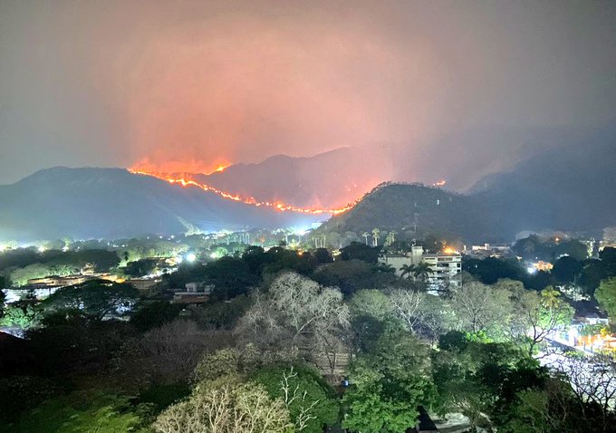 Ambientalistas piden declarar en emergencia ambiental al parque Henri Pittier por propagación de incendio