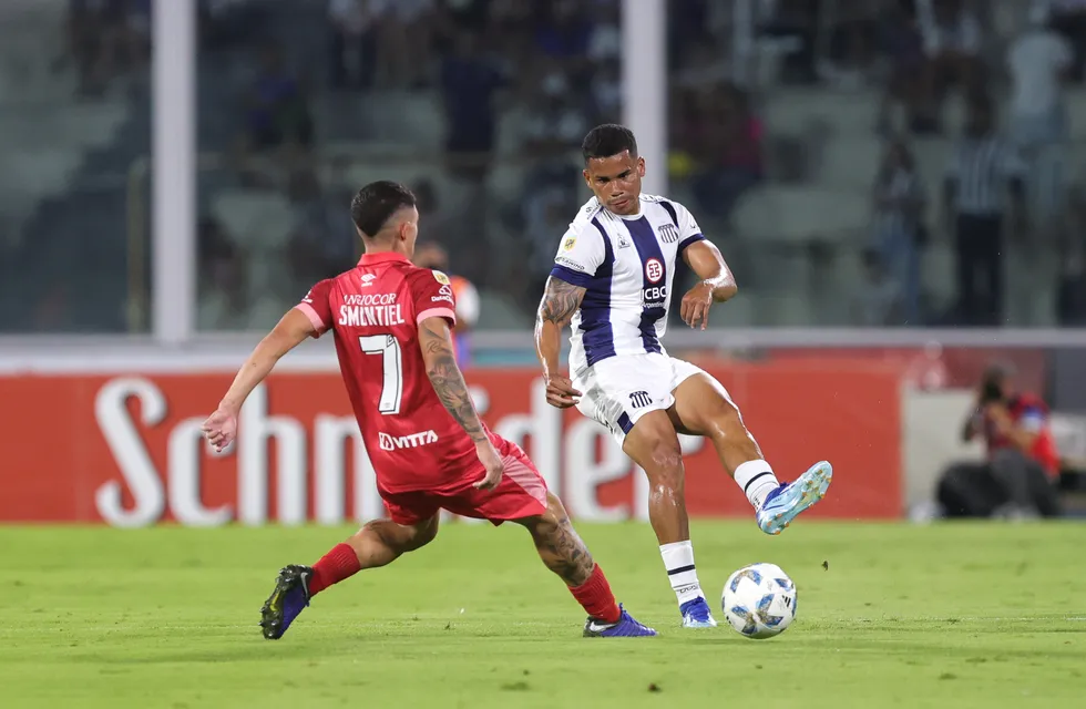 Miguel Navarro se fue expulsado en el partido contra Independiente