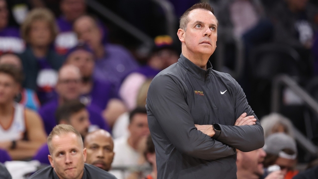 Los Suns despidieron al entrenador Frank Vogel