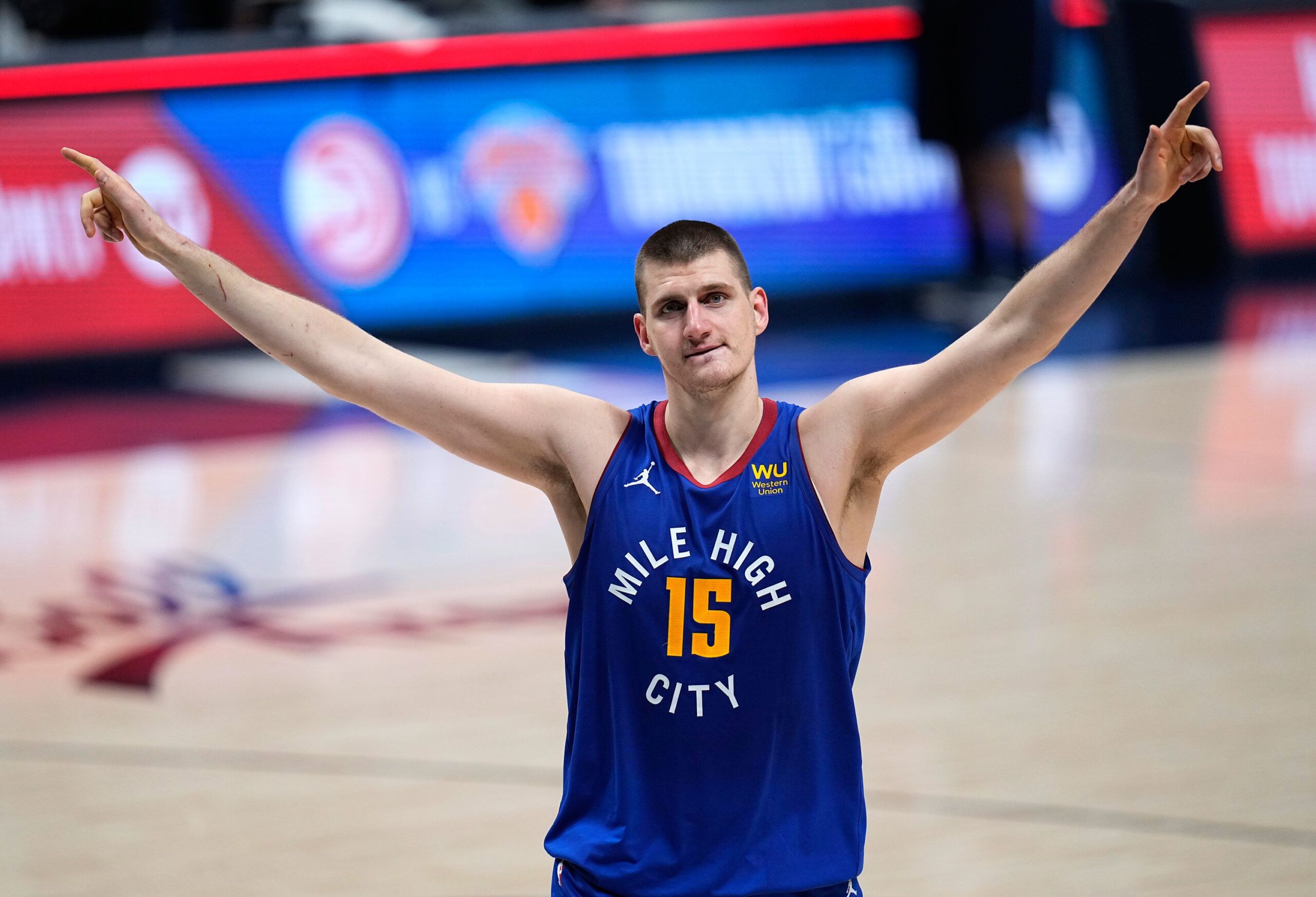 Nikola Jokić conquistó el Premio Jugador Más Valioso de la NBA por tercera vez en su carrera