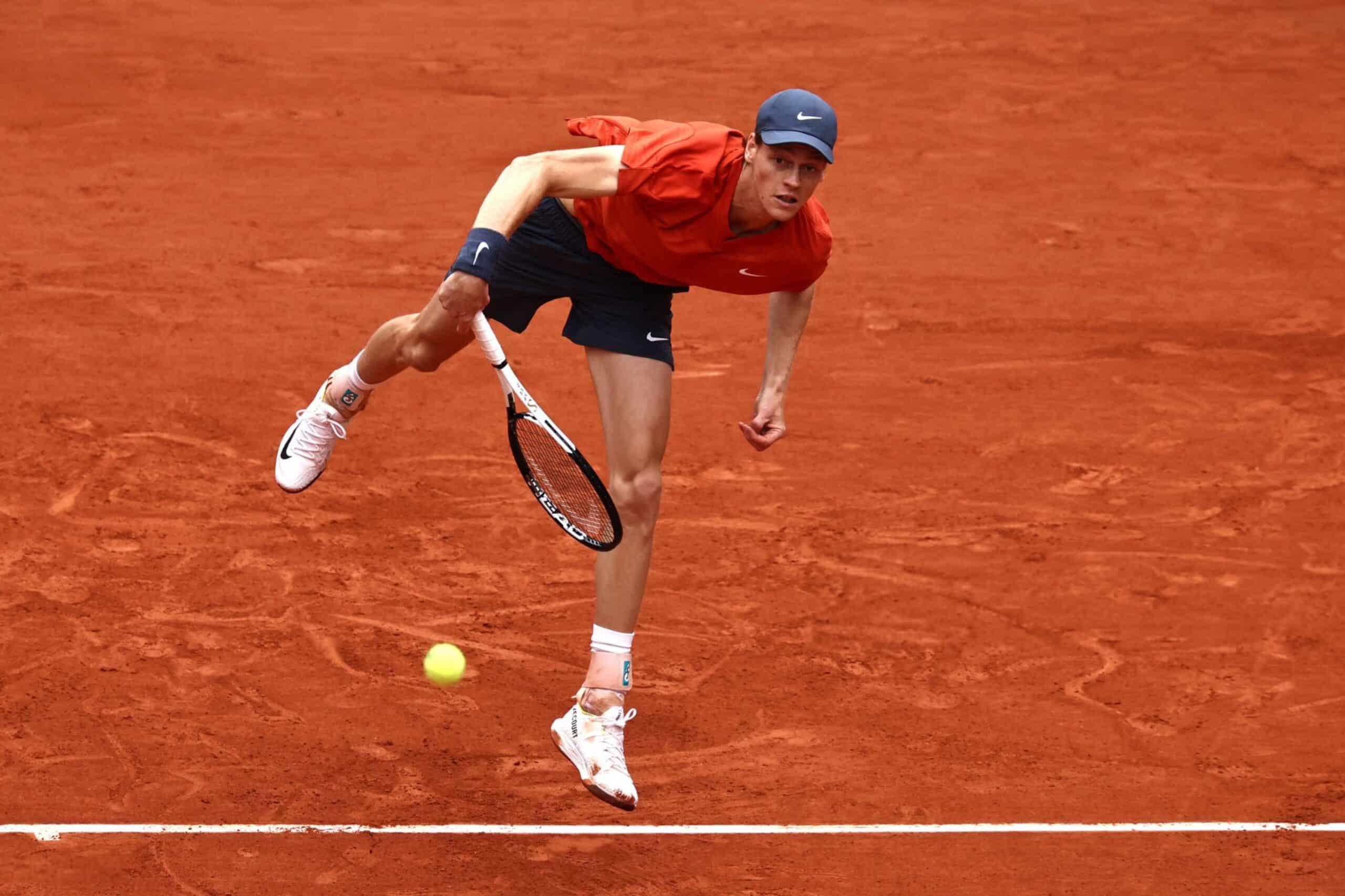 Jannik Sinner impone su jerarquía y comienza de la mejor manera en Roland Garros