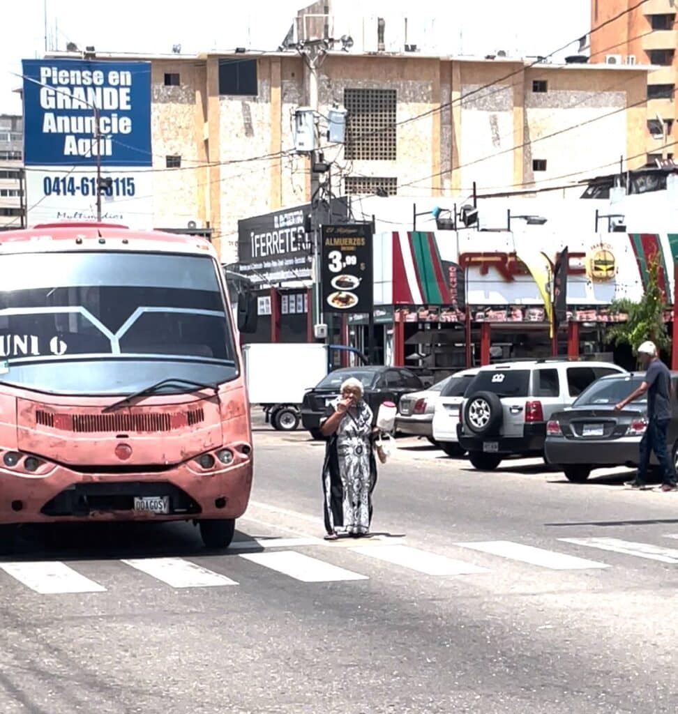 Deysi Linares y su amargo viaje desde El Curarire en La Cañada hasta Maracaibo para sobrevivir a sus 78 años