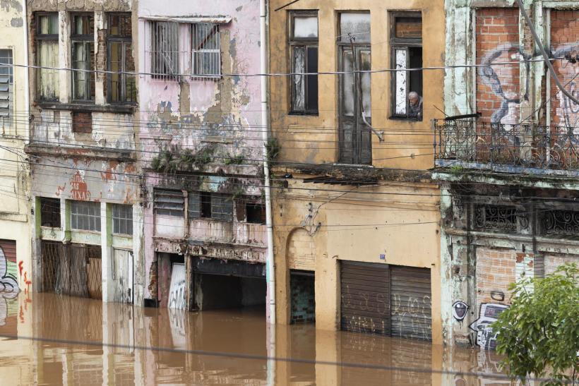 Asciende a 79 el número de fallecidos en Brasil por inundaciones