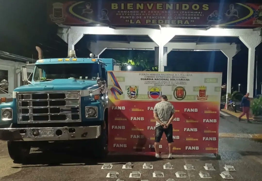 Autoridades de la GNB detuvieron a un sujeto que transportaba 30 kilos de cocaína en Táchira