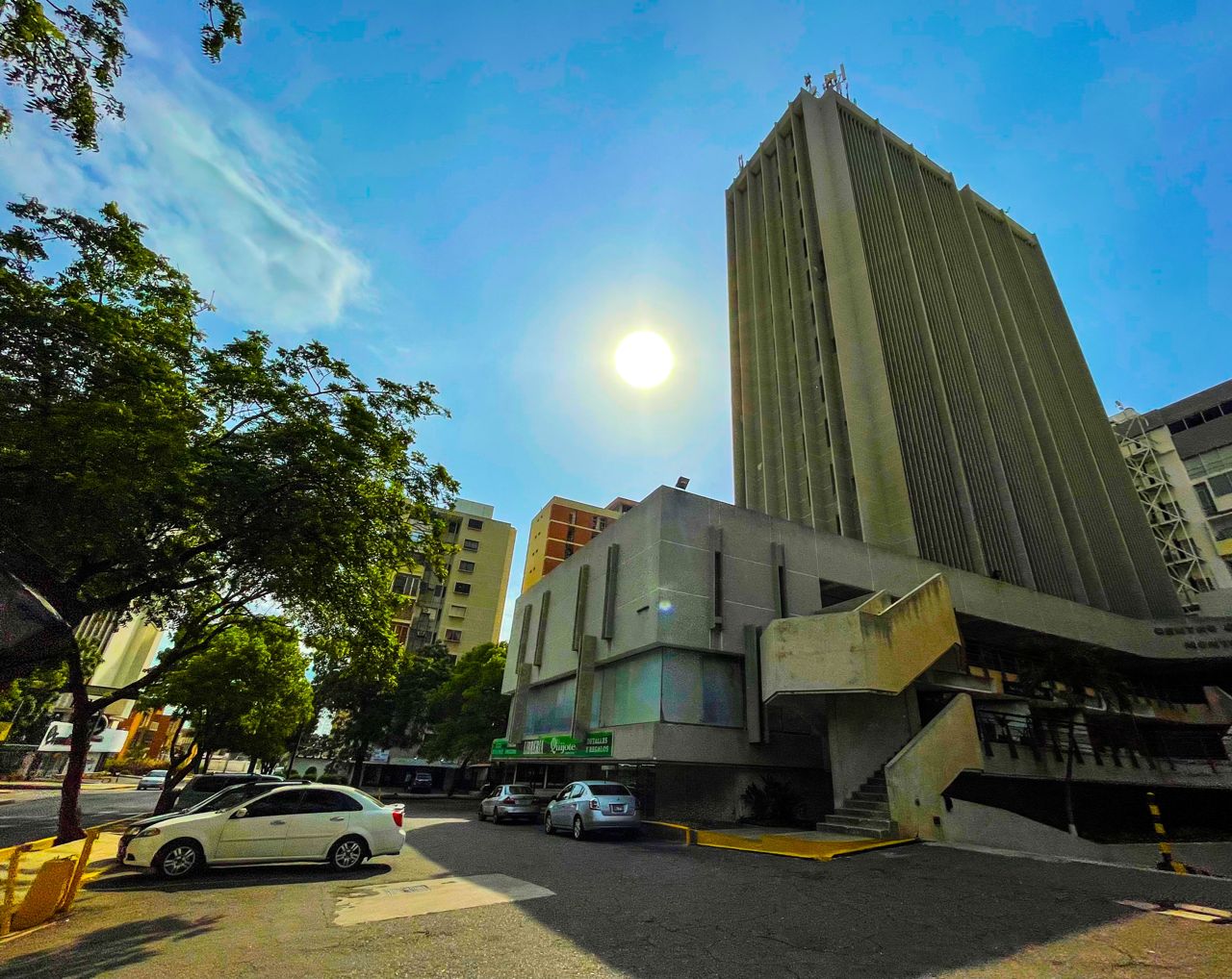 Maracaibo amanece con un sol candela: Son las 8 de la mañana y parecen las 12 del mediodía