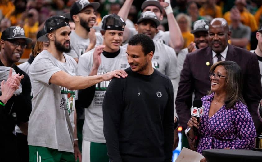 Joe Mazzulla es uno de los entrenadores más jóvenes en clasificar a las finales de NBA