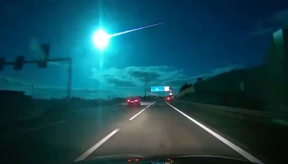 Un meteorito iluminó Europa y asombró a los espectadores (+Videos)