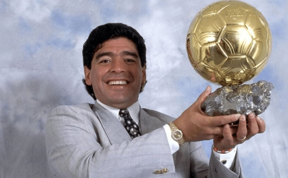 Herederos de Maradona quieren impedir la subasta del Balón de Oro de 1986