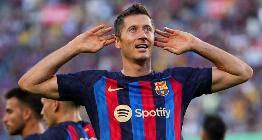 Lewandowski continuará con el Barcelona la próxima temporada