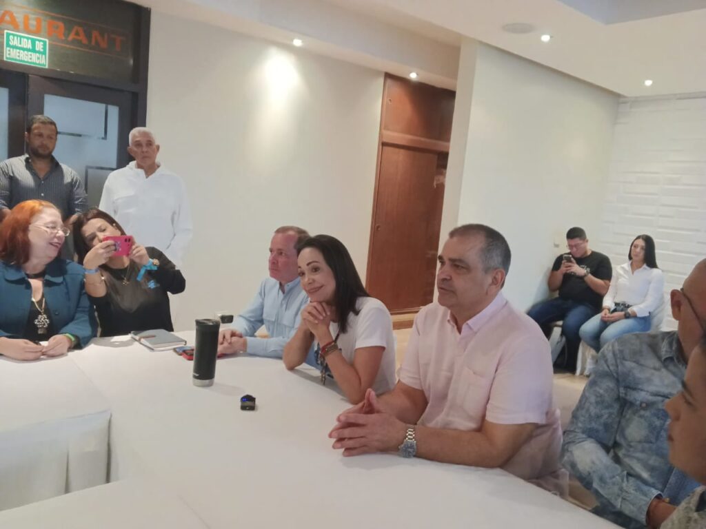 Un conversatorio con la prensa realizó MCM en su segundo día en el Zulia