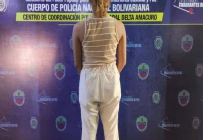 Mujer le cayó a correazos a su esposo y él mismo la denunció