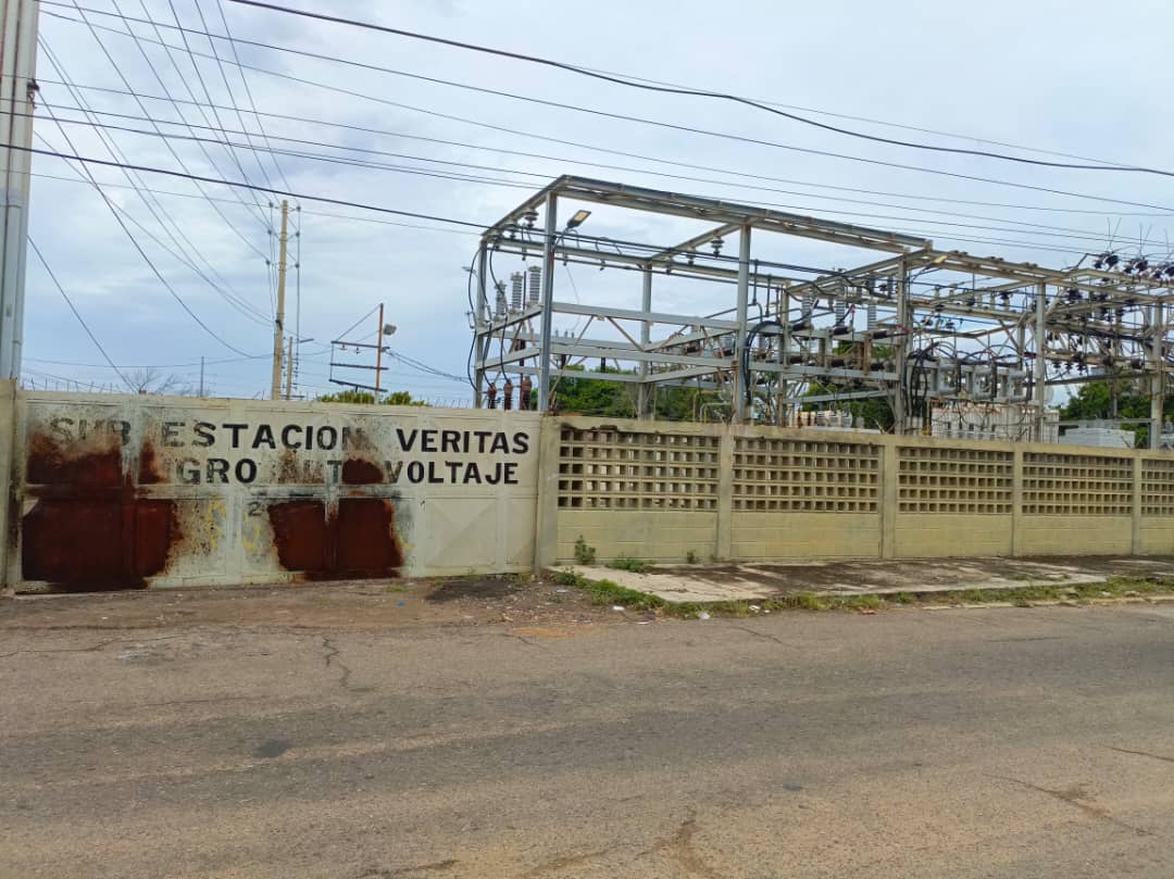 Más de ocho horas sin electricidad afectan a los habitantes de Veritas