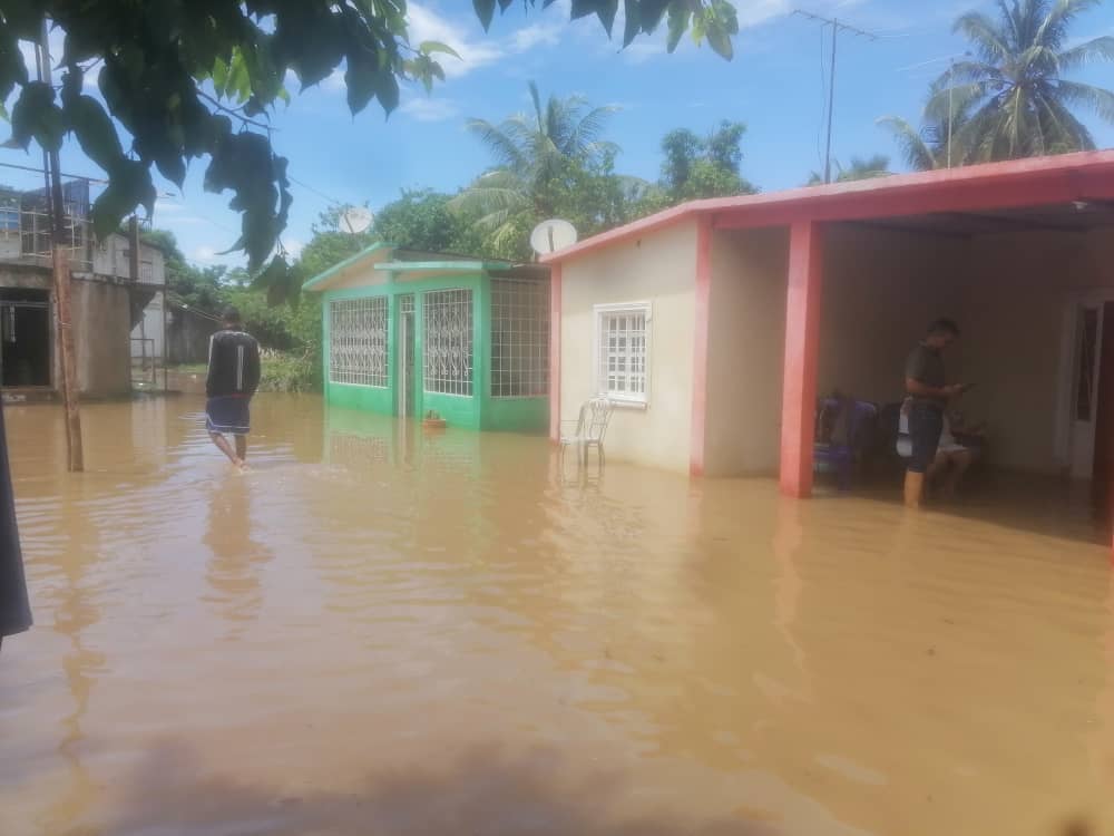 Lluvias causan estragos en los municipios Simón Bolívar y Baralt