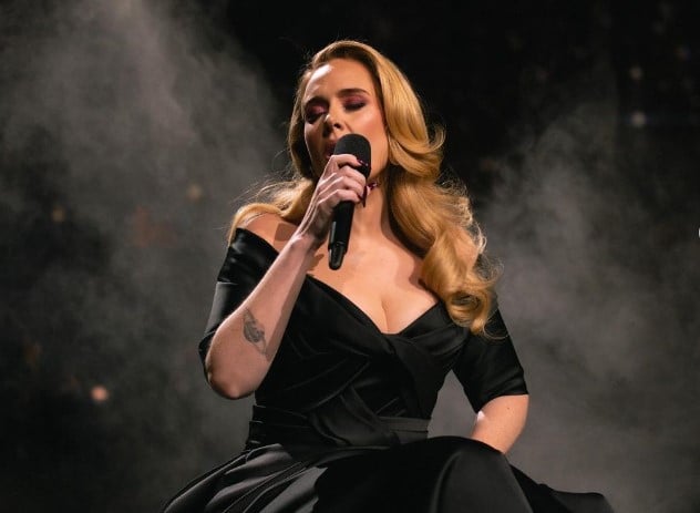 Adele detuvo concierto en Las Vegas al oír grito homófobo contra la comunidad LGTBI