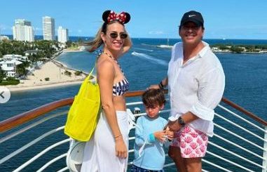 Sarcos se echó una escapadita con la familia en el crucero de Mickey, 