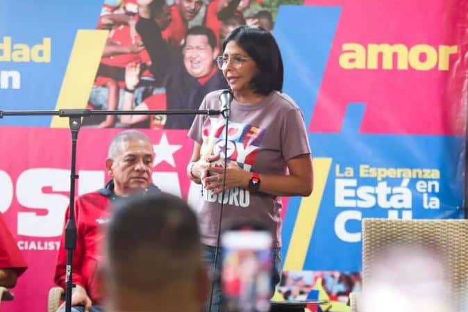 Vicepresidenta Delcy Rodríguez y su equipo sufrieron accidente tras caer árbol en Cumanacoa: Ella está consciente y envió un saludo, informó el presidente Maduro